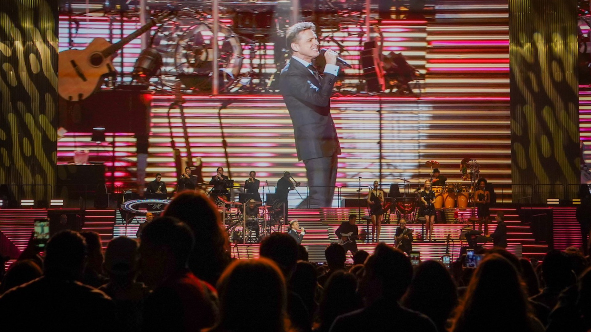 El Auge y los Desafíos de la Música en Vivo en México: Éxito de Giras Masivas y el Impacto de los Altos Costos de Entradas